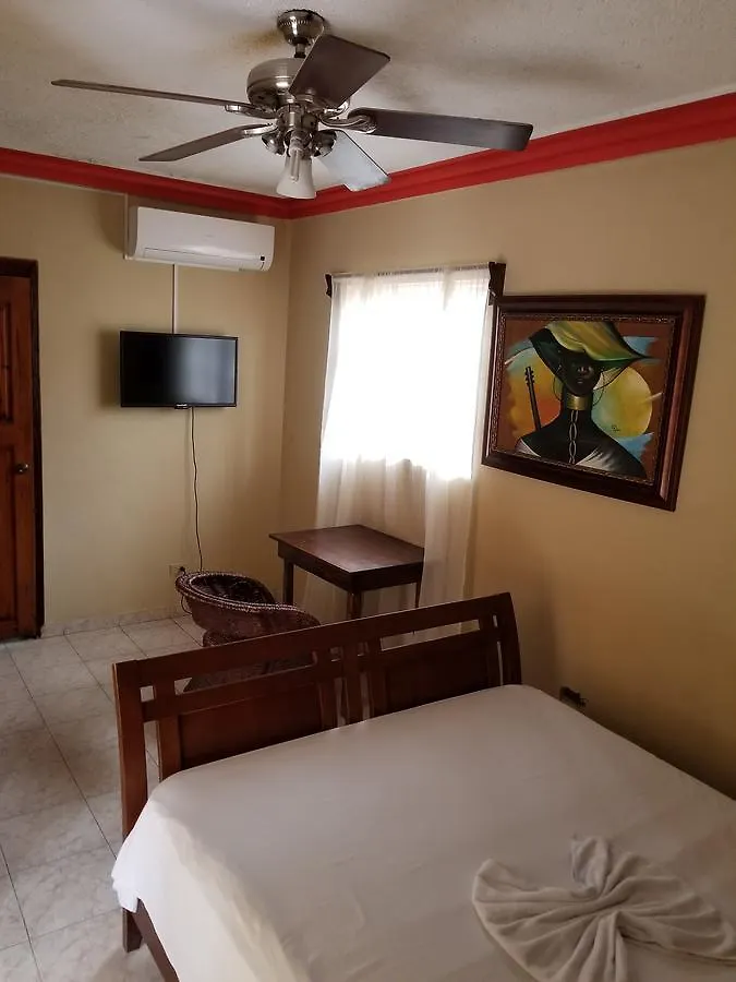 Daniella Inn Hotel Musseau